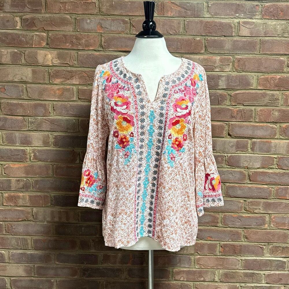 Savanna Jane Womenâs Floral Embroidered Bell Sleeve Bluose Sz M